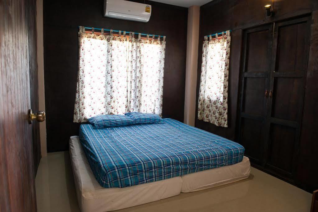 Love Station Hostel Baan Tai Exterior foto