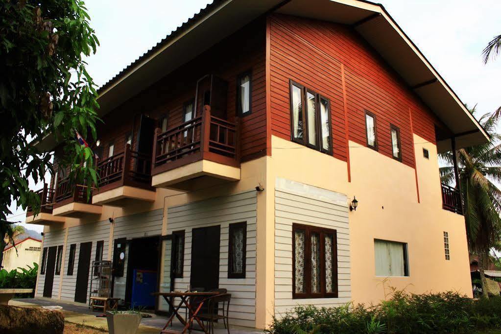 Love Station Hostel Baan Tai Exterior foto