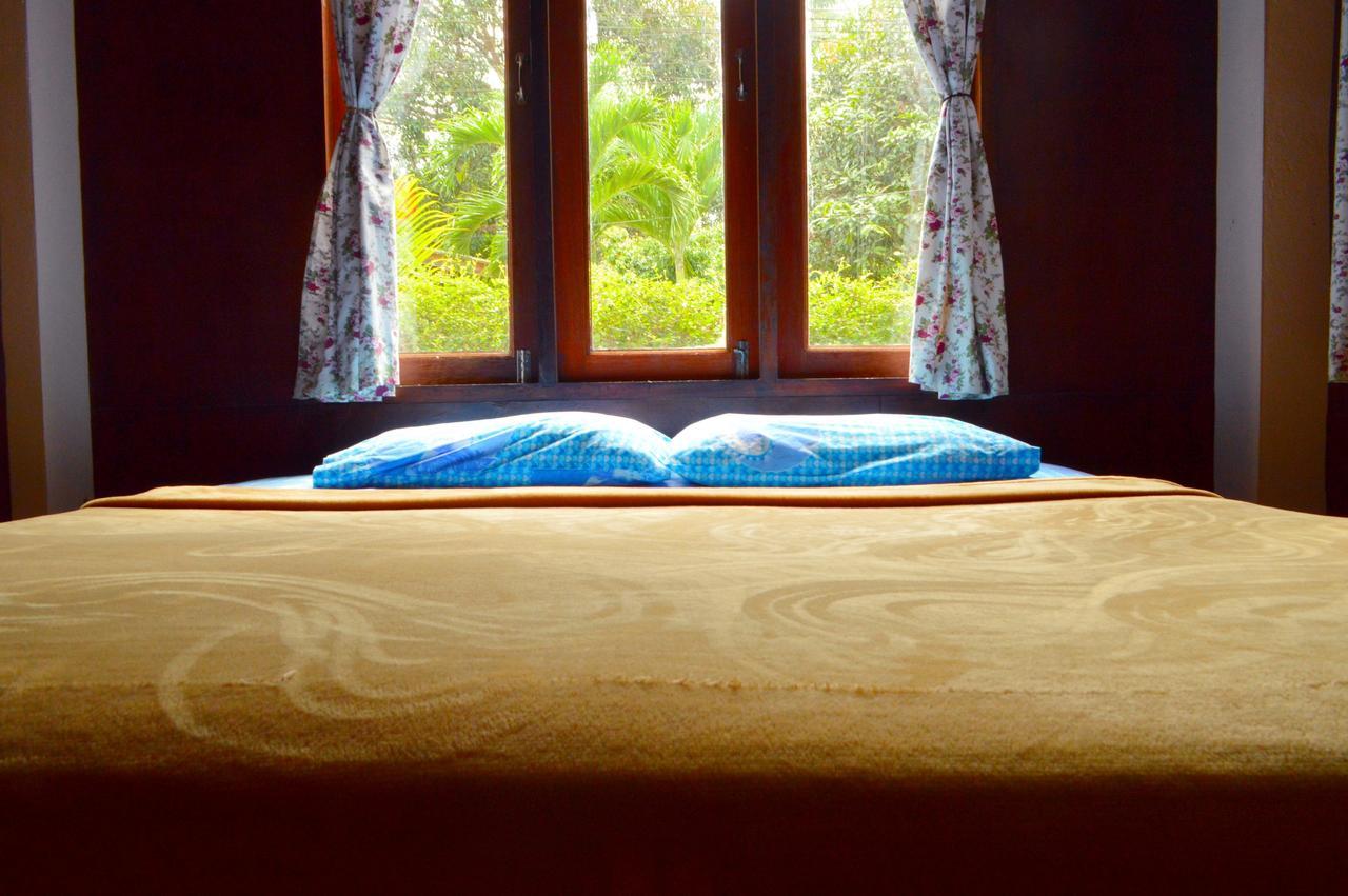 Love Station Hostel Baan Tai Exterior foto