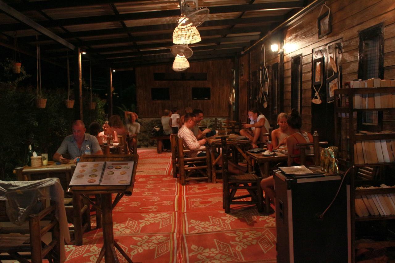 Love Station Hostel Baan Tai Exterior foto