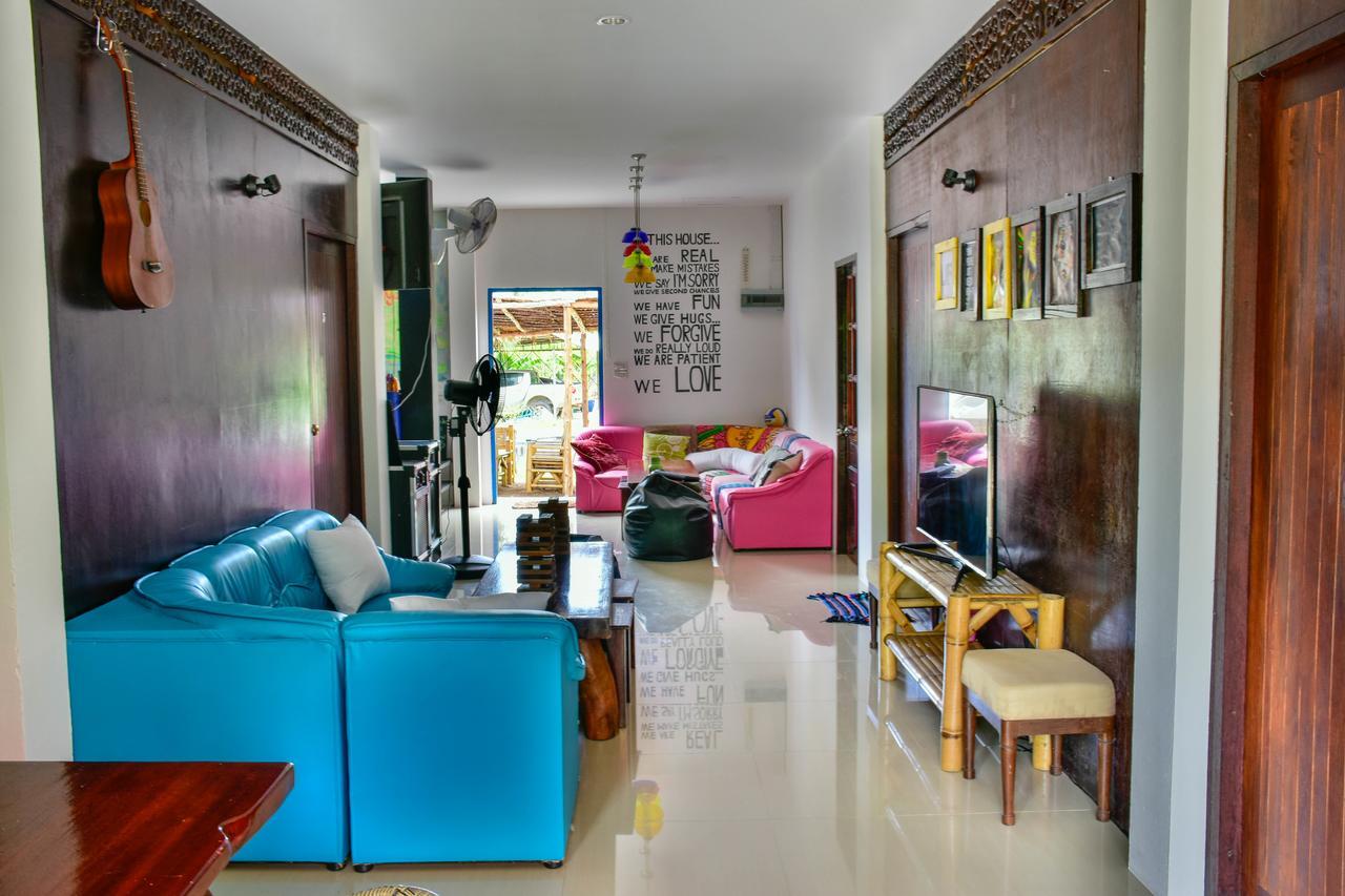 Love Station Hostel Baan Tai Exterior foto
